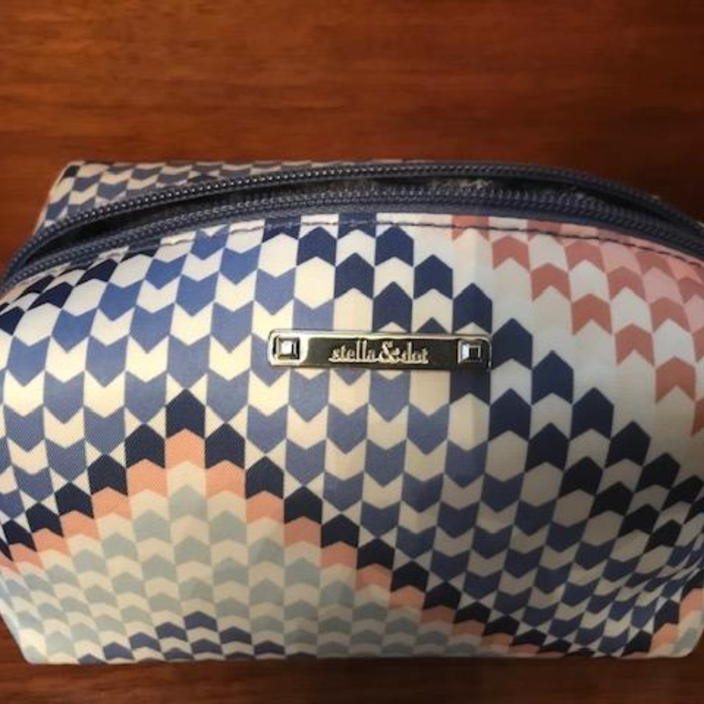 Stella & Dot, pouf